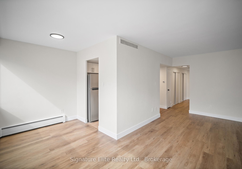 250-st-clair-avenue-w-toronto-ontario-c12952014
