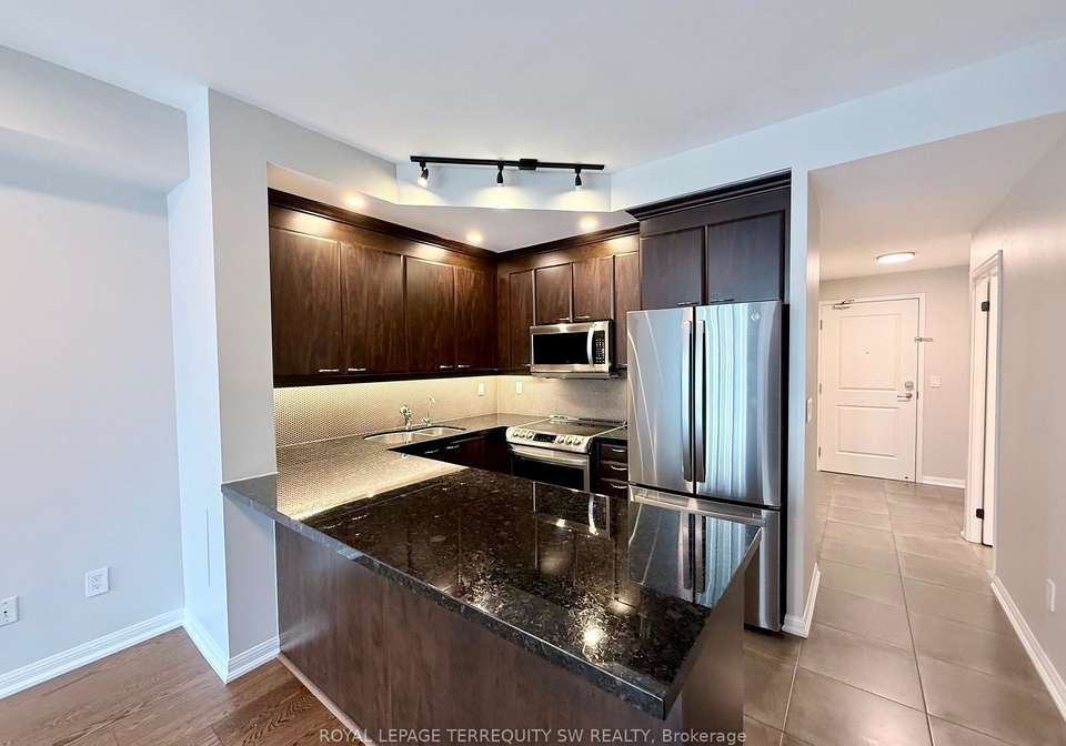 628-fleet-street-toronto-ontario-c12952016