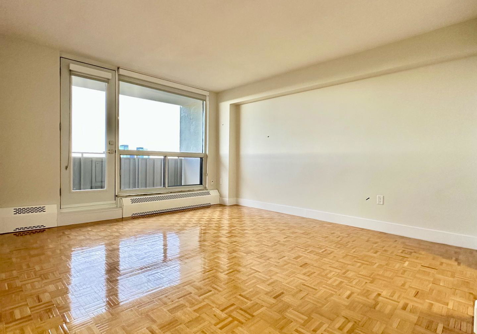 666-spadina-avenue-toronto-ontario-c12952058