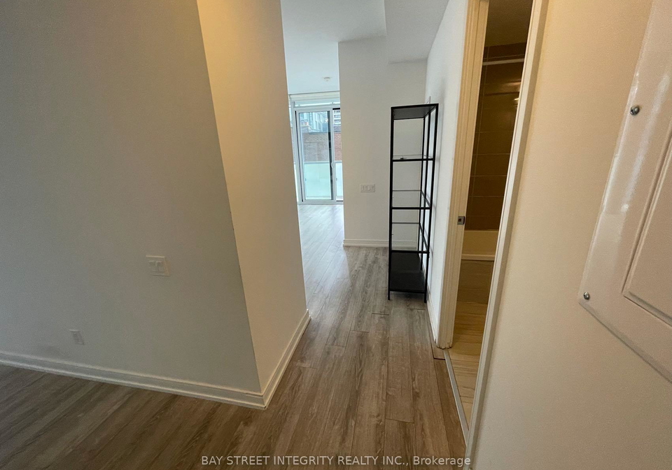 28-wellesley-street-e-toronto-ontario-c12952076