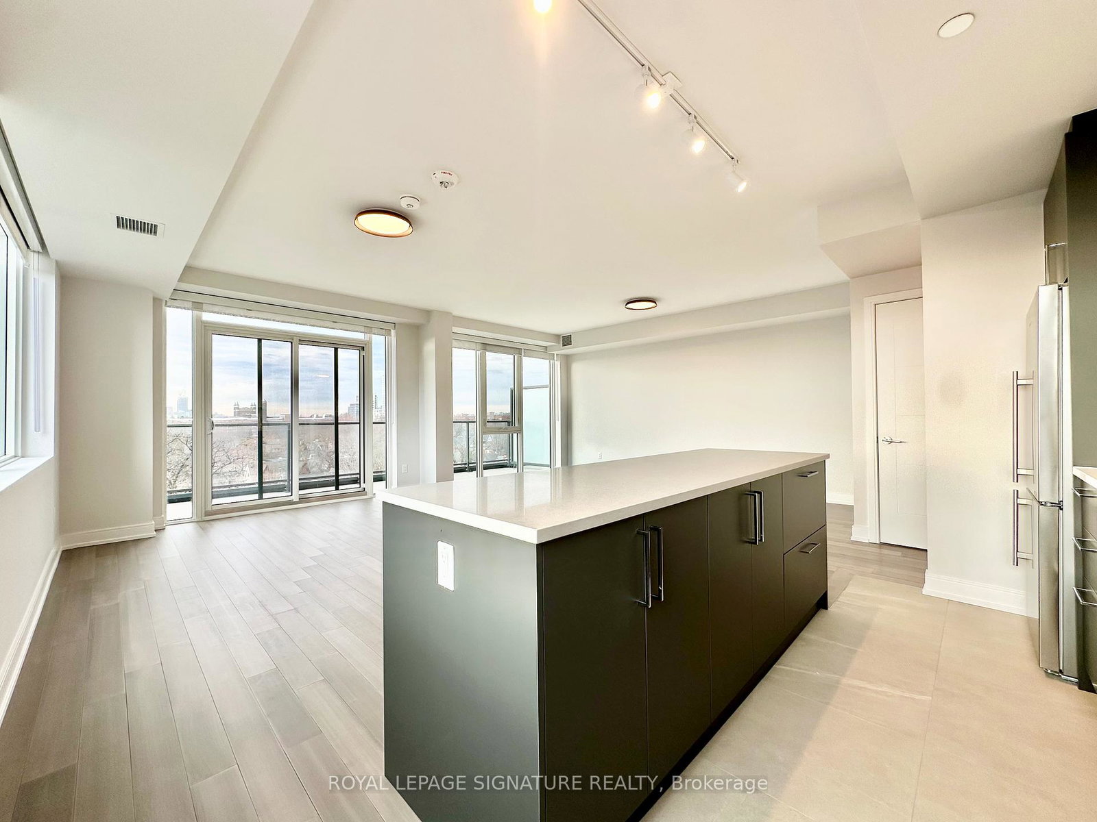 664-spadina-avenue-toronto-ontario-c12952172