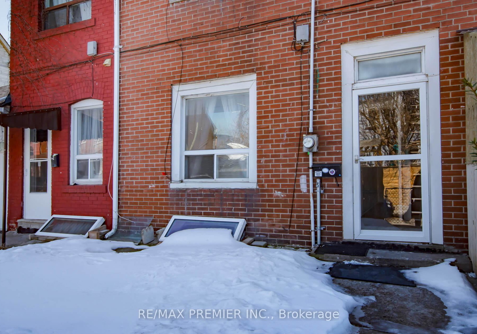 229-bellwoods-avenue-toronto-ontario-c12952252