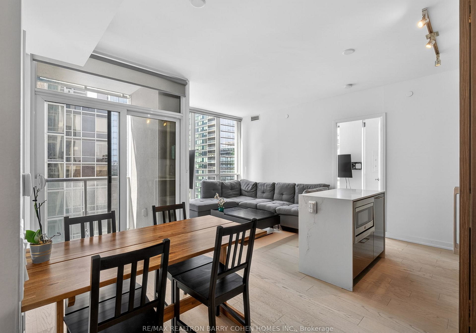 1-yorkville-avenue-toronto-ontario-c12952256