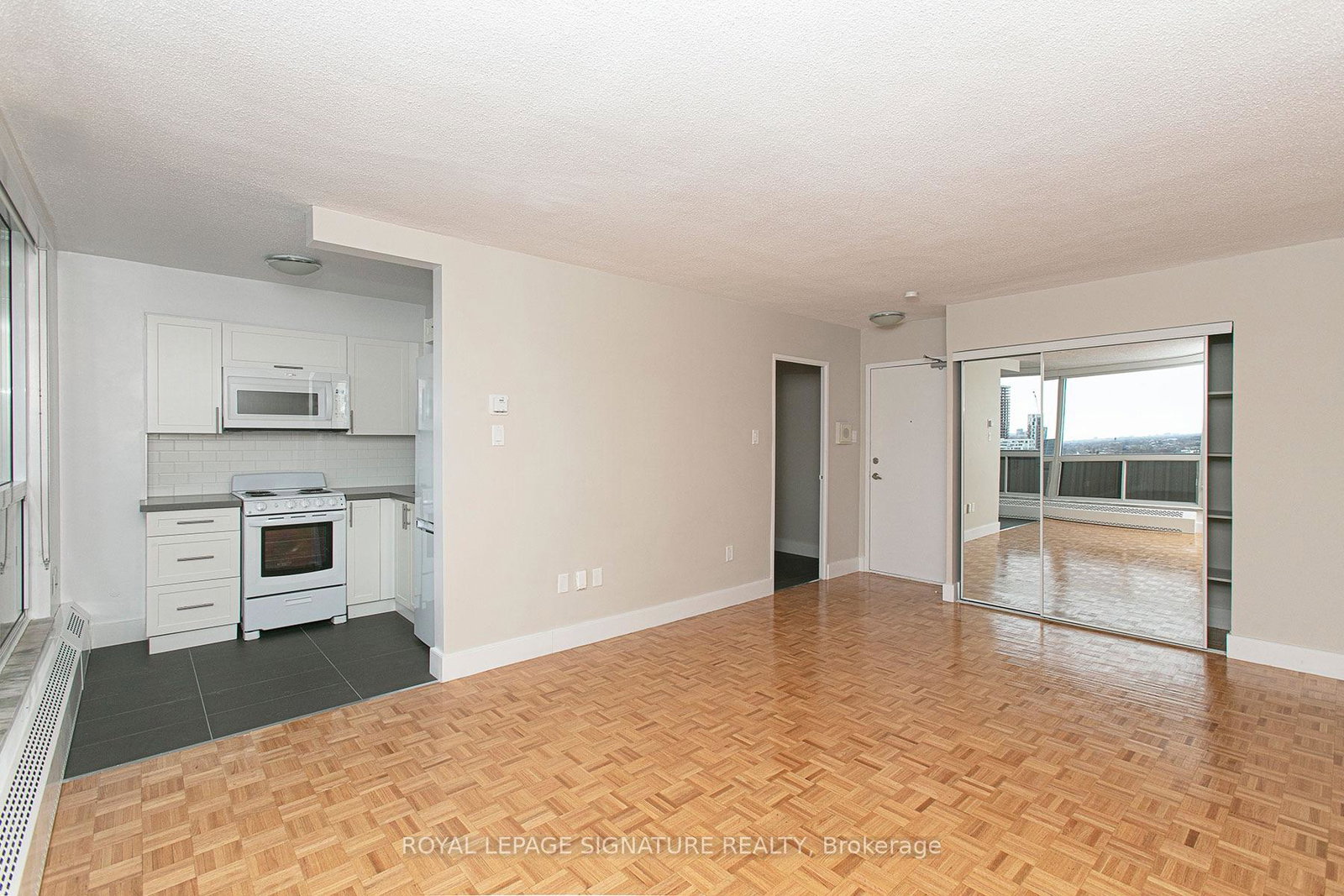 666-spadina-avenue-toronto-ontario-c12952268