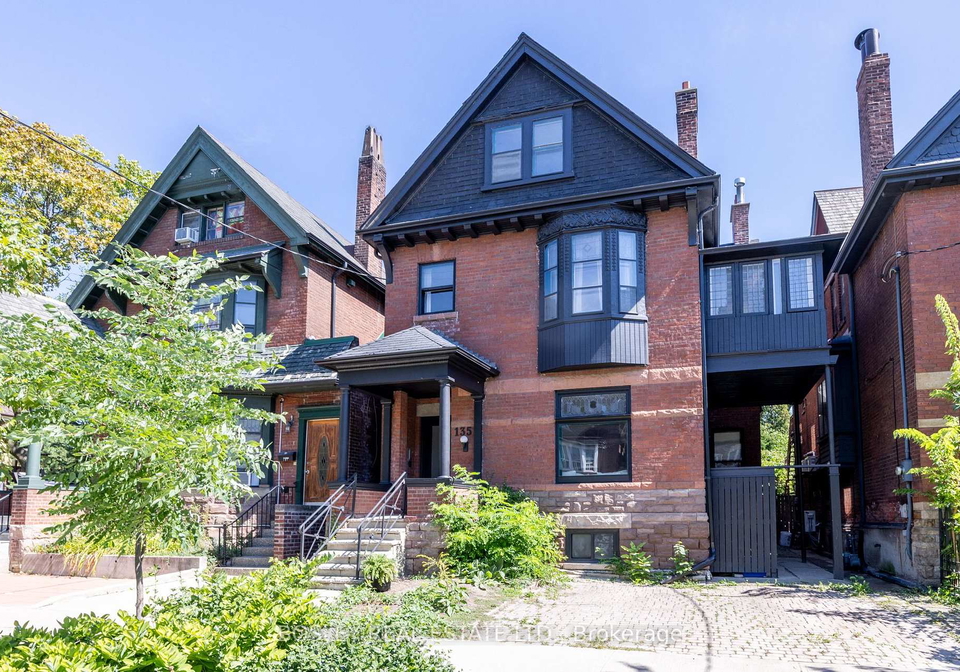 135-madison-avenue-toronto-ontario-c12952628