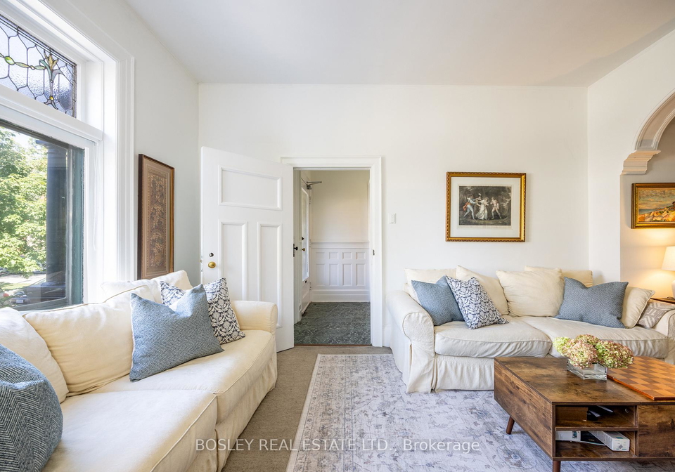 135-madison-avenue-toronto-ontario-c12952628