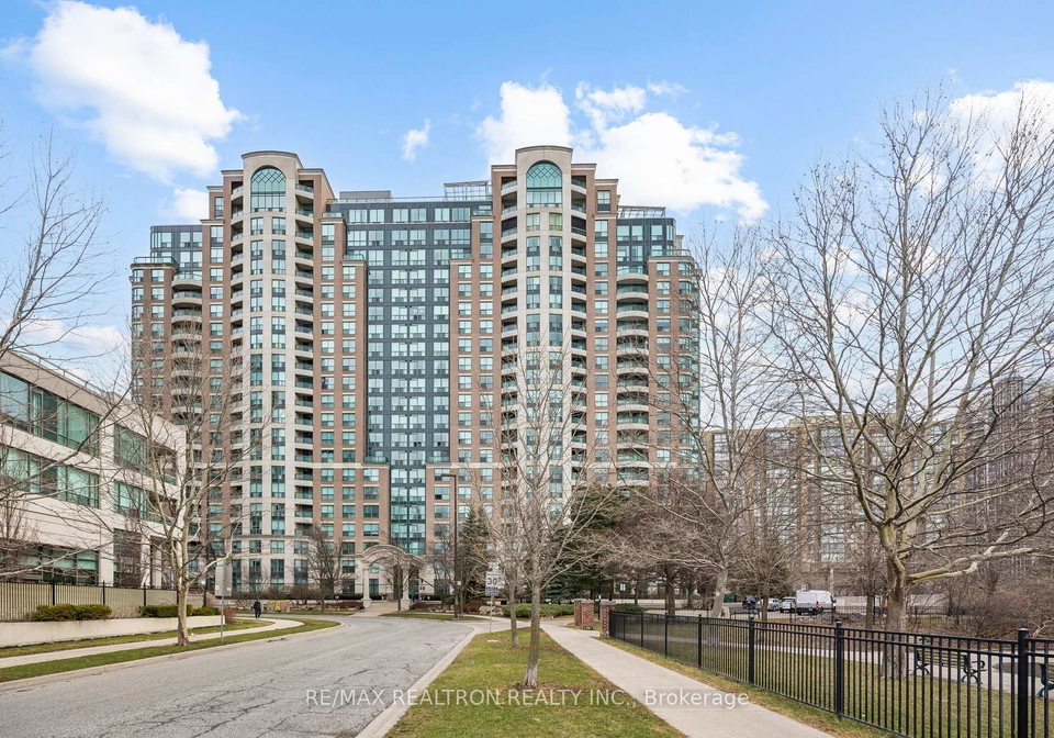 23-lorraine-drive-toronto-ontario-c12953448