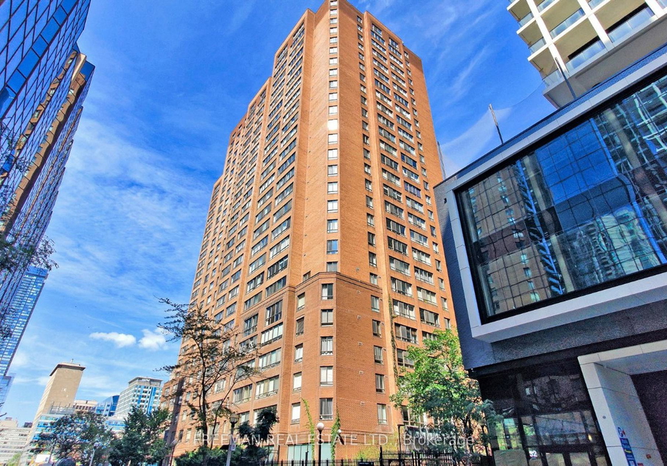 633-bay-street-toronto-ontario-c12953544