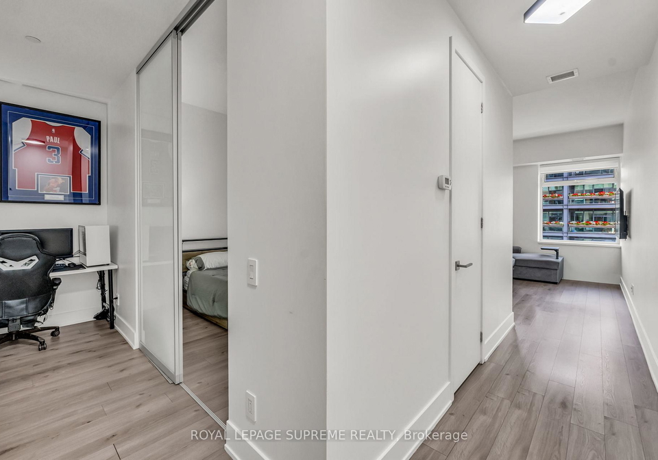 111-st-clair-avenue-w-toronto-ontario-c12954008