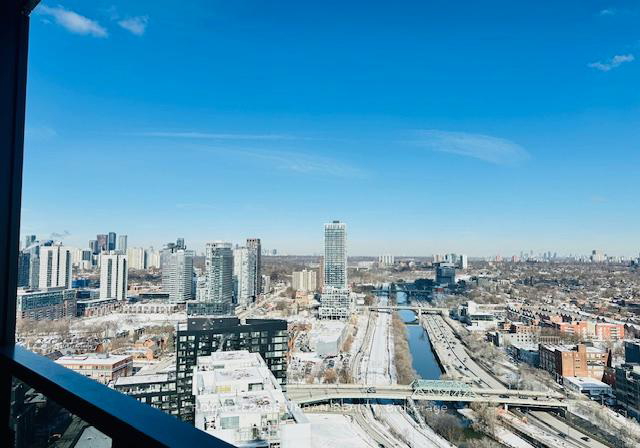 170-bayview-avenue-toronto-ontario-c12954048