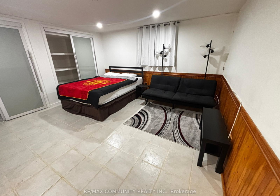 537-steeles-avenue-w-toronto-ontario-c12954094