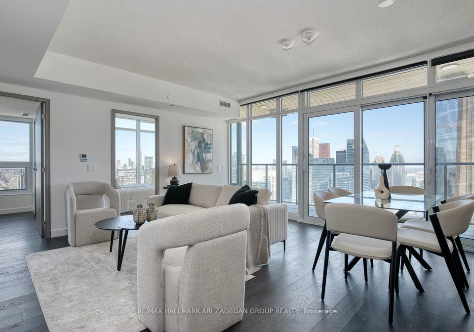1-concord-cityplace-way-toronto-ontario-c12954204