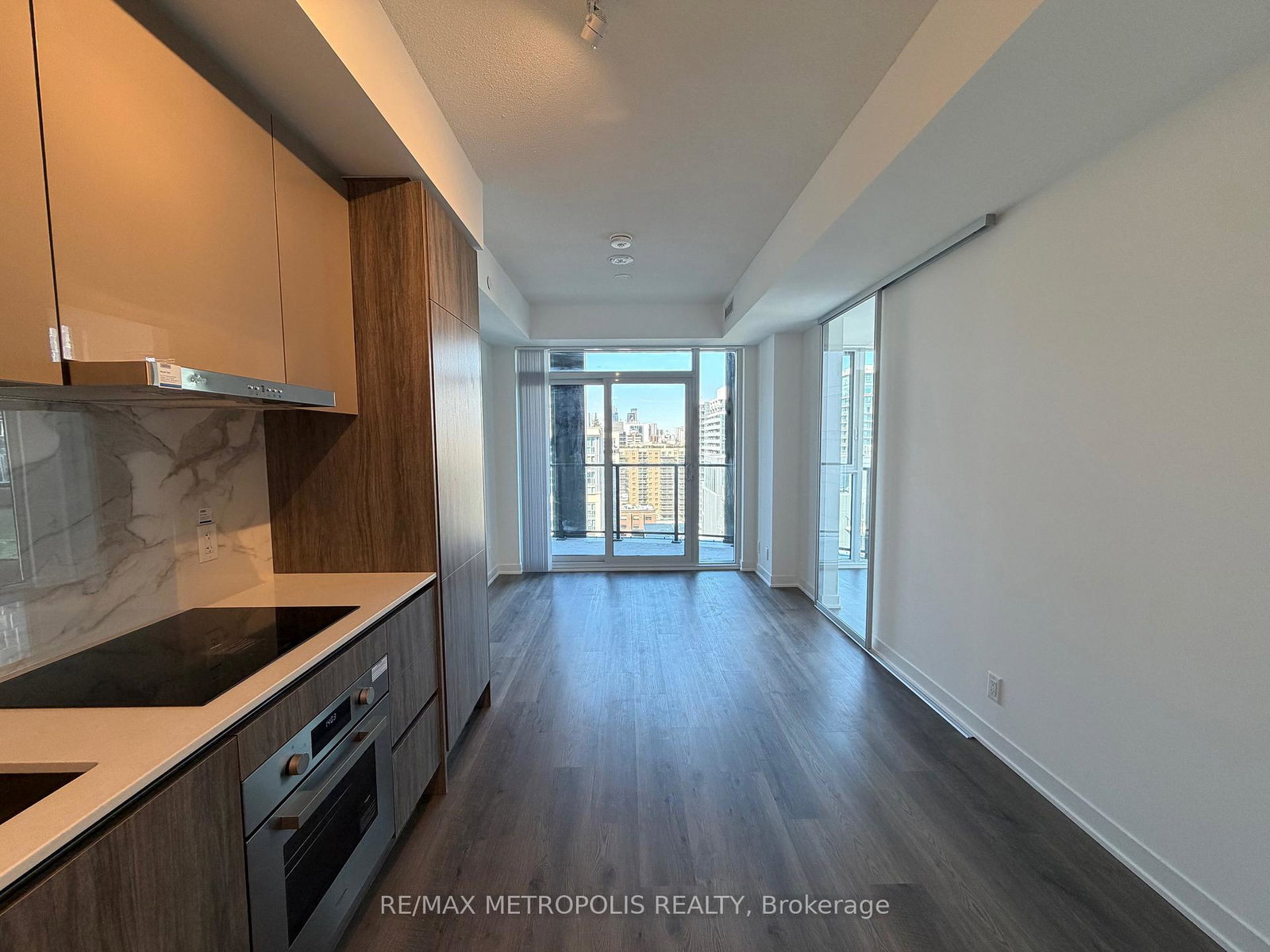 180-front-street-e-toronto-ontario-c12954790