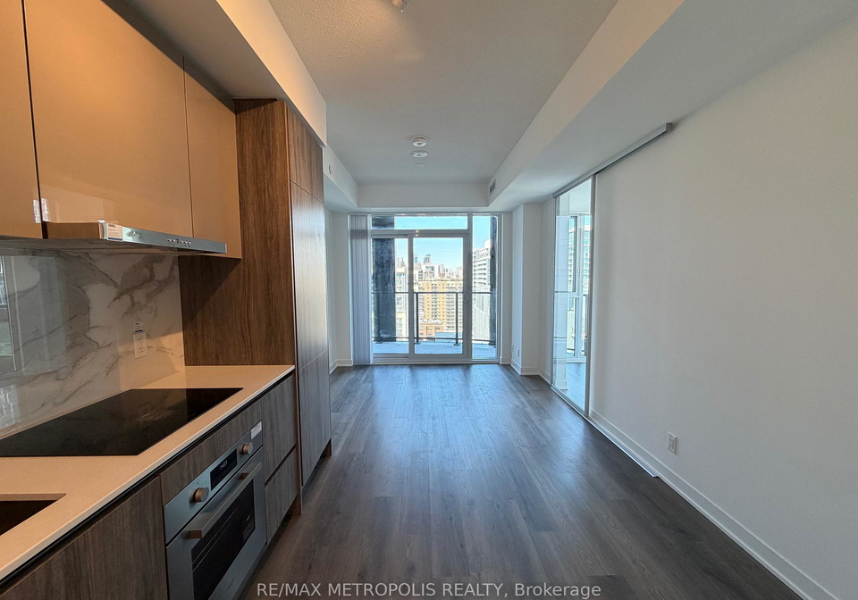 180-front-street-e-toronto-ontario-c12954790