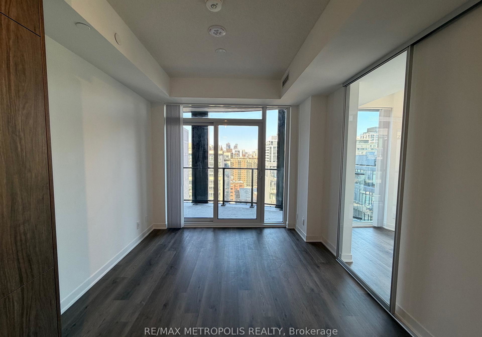 180-front-street-e-toronto-ontario-c12954790