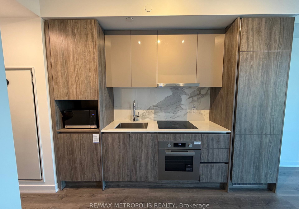 180-front-street-e-toronto-ontario-c12954790