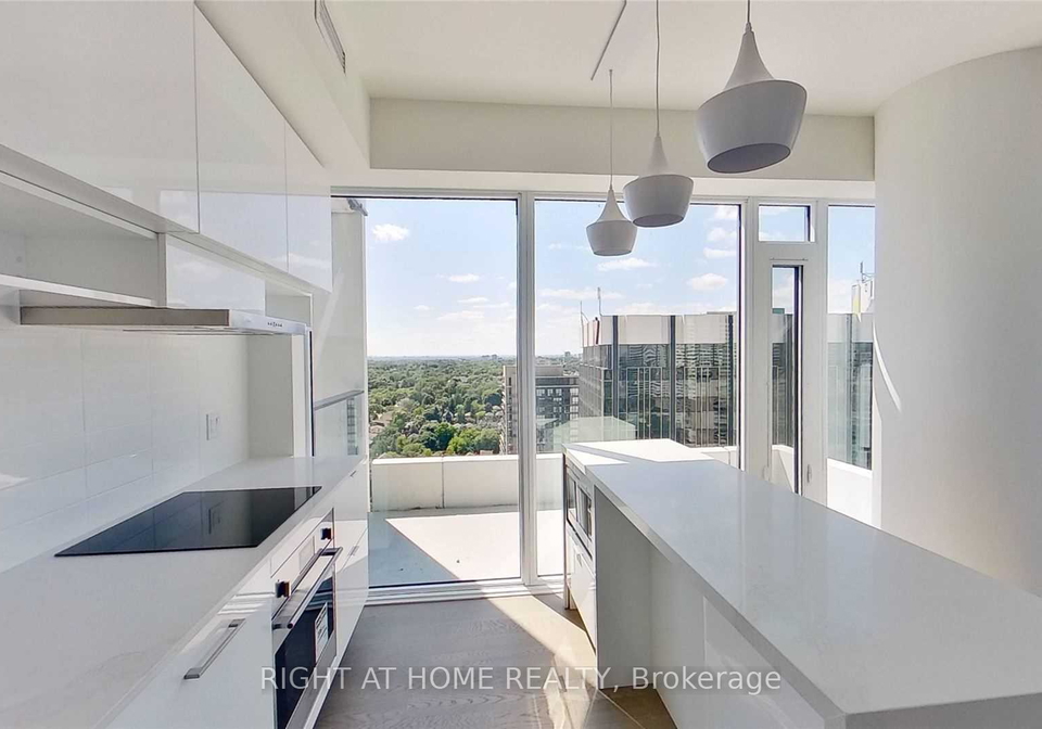 5-soudan-avenue-toronto-ontario-c12955208