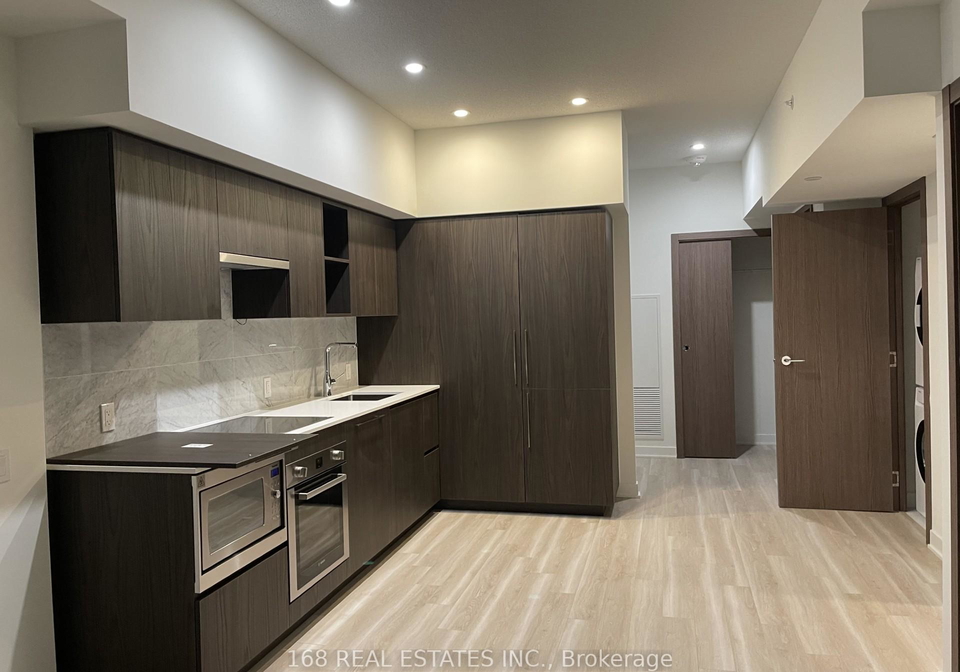 17-bathurst-street-toronto-ontario-c12955462