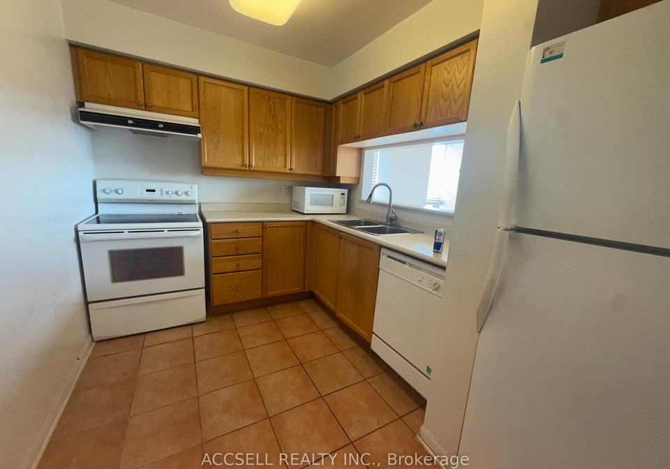 650-lawrence-avenue-w-toronto-ontario-c12955538