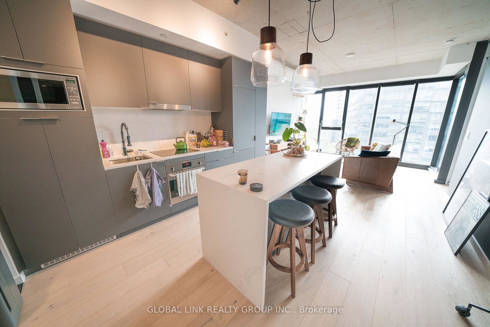 170-bayview-avenue-toronto-ontario-c12956074