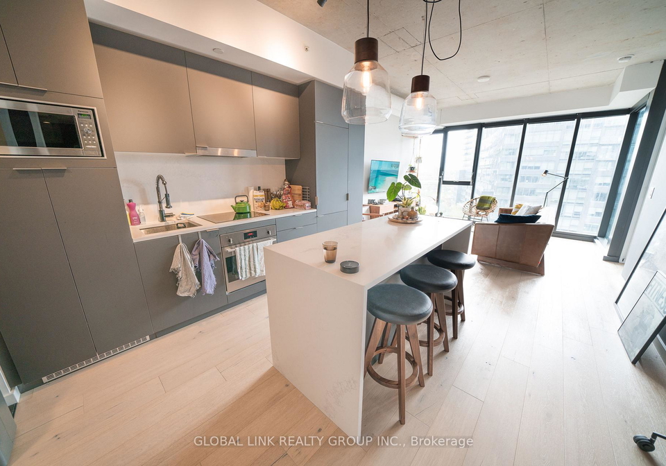 170-bayview-avenue-toronto-ontario-c12956074