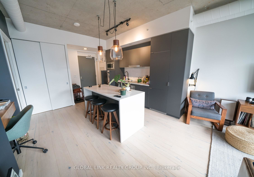 170-bayview-avenue-toronto-ontario-c12956074