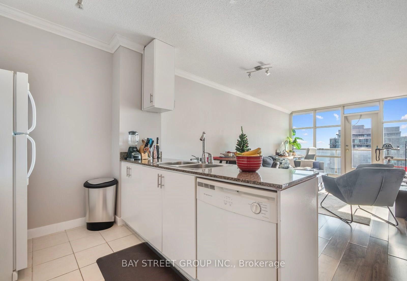 35-mariner-terrace-toronto-ontario-c12956476