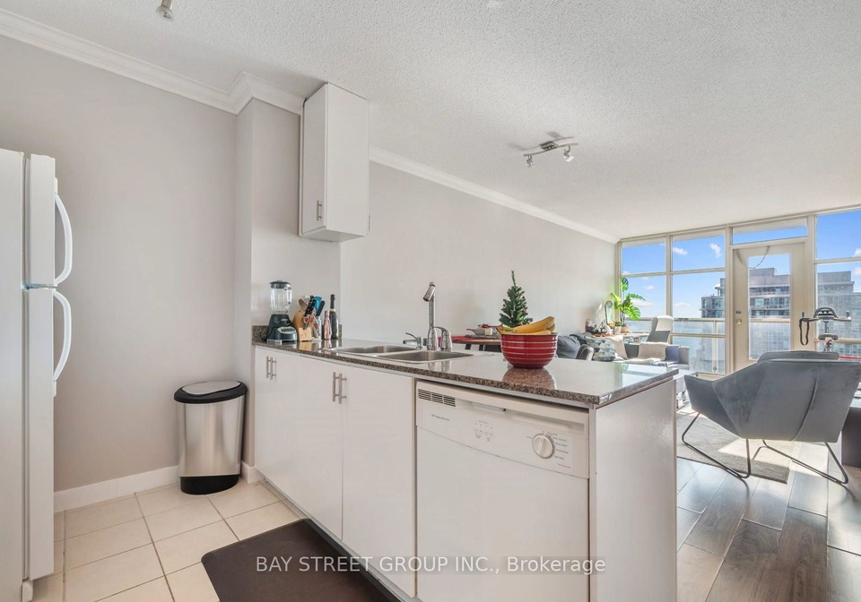 35-mariner-terrace-toronto-ontario-c12956476