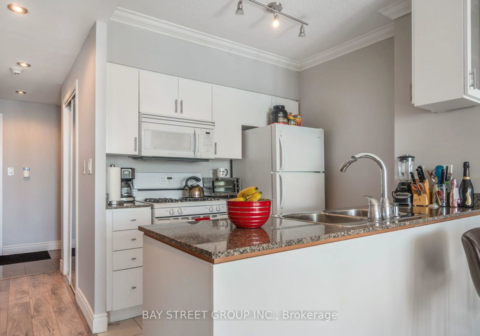 35-mariner-terrace-toronto-ontario-c12956476
