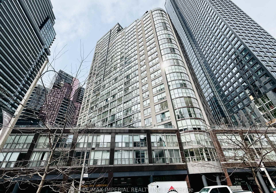 24-wellesley-street-w-toronto-ontario-c12956730