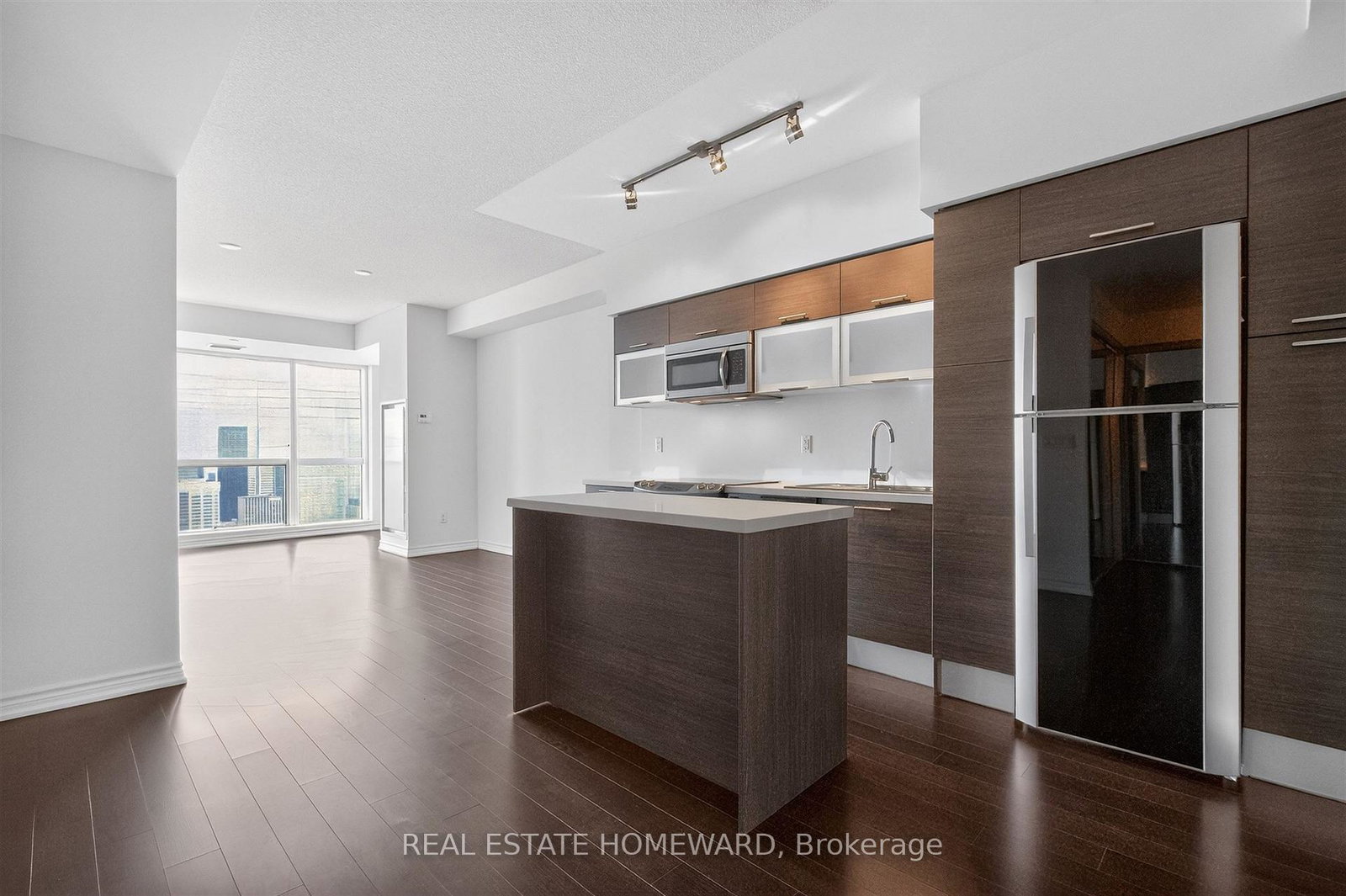 386-yonge-street-toronto-ontario-c12956800