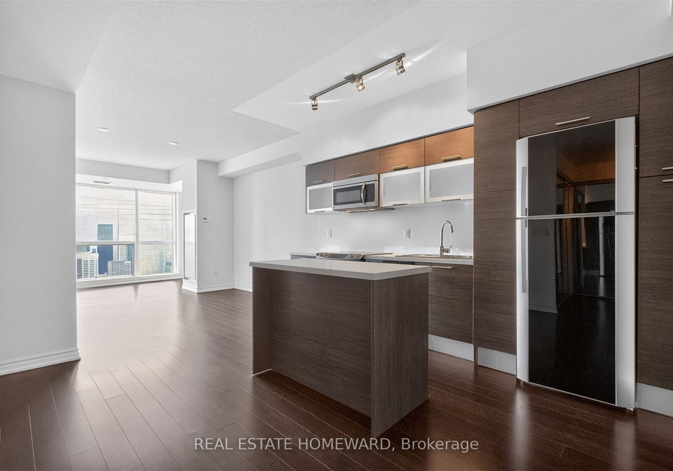 386-yonge-street-toronto-ontario-c12956800