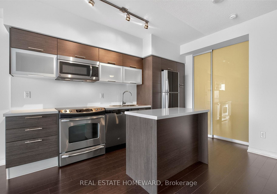 386-yonge-street-toronto-ontario-c12956800