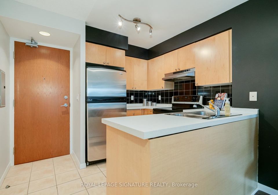 219-fort-york-boulevard-toronto-ontario-c12957144