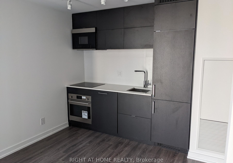 20-edward-street-toronto-ontario-c12957216