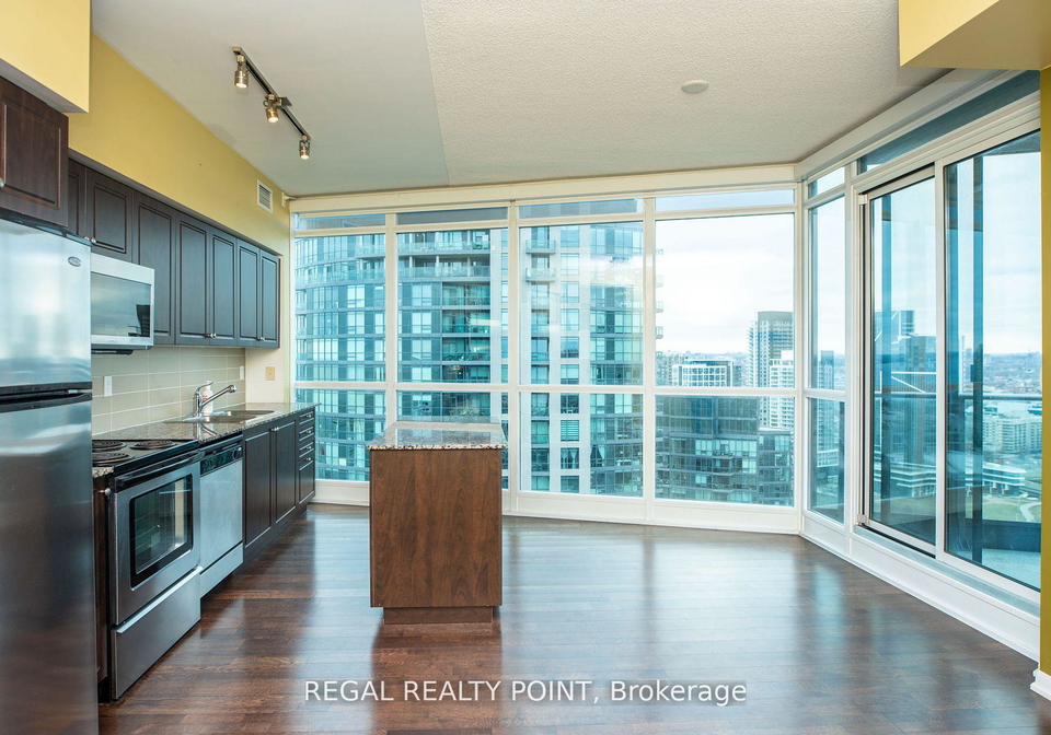215-fort-york-boulevard-toronto-ontario-c12957256