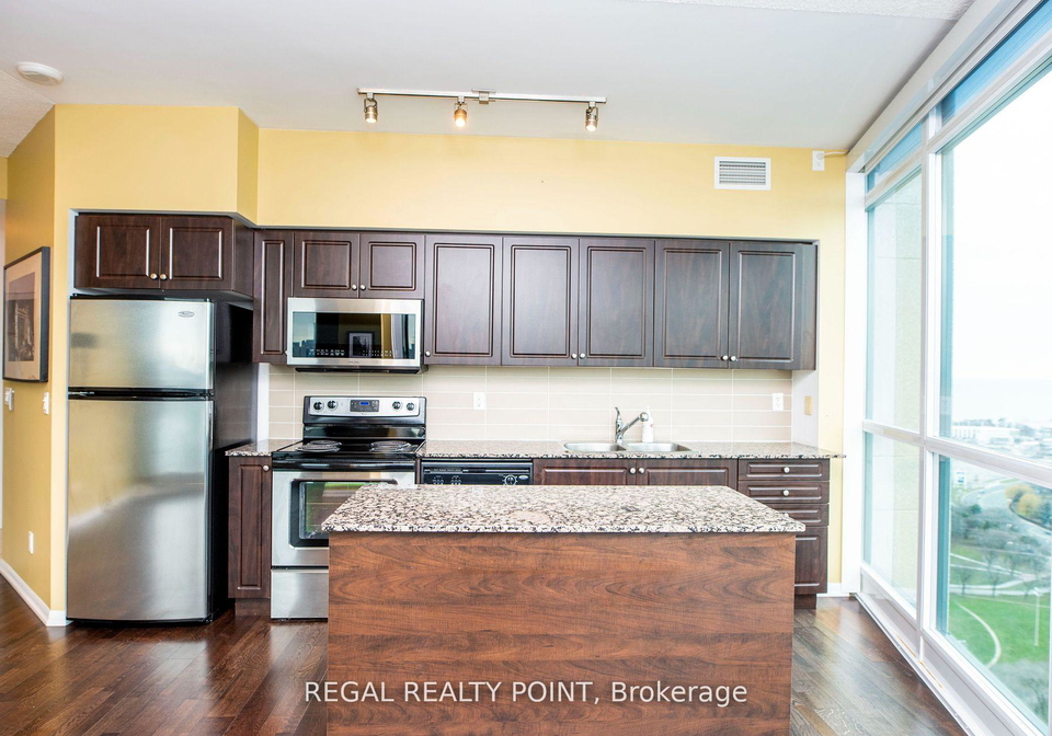 215-fort-york-boulevard-toronto-ontario-c12957256