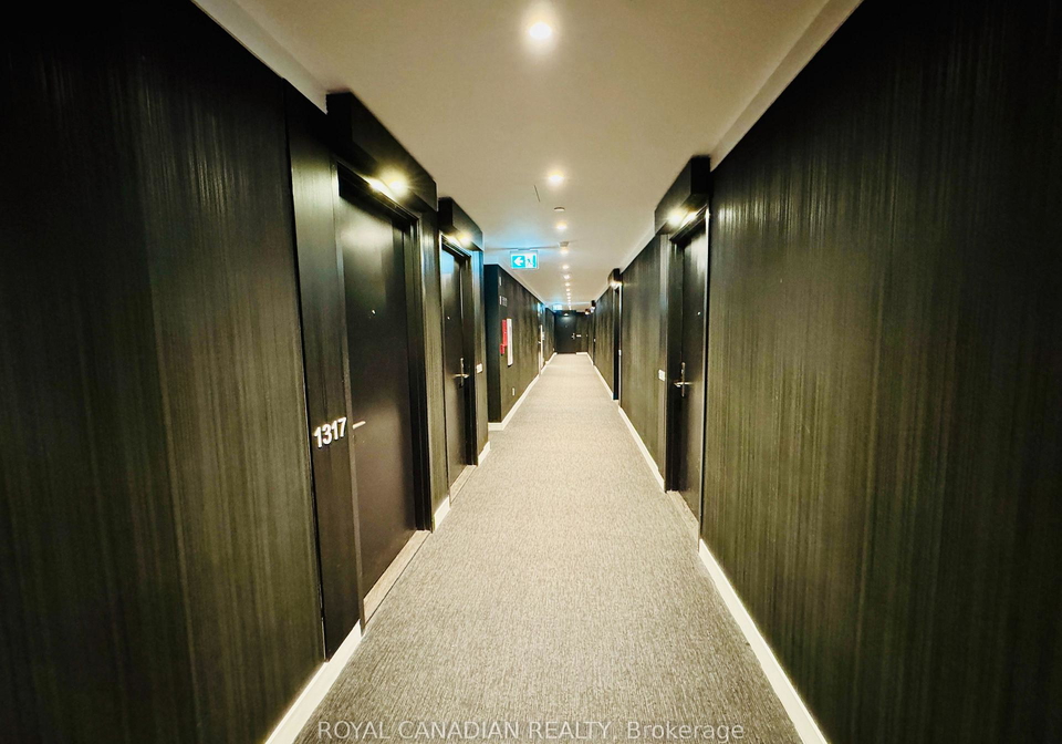 20-edward-street-s-toronto-ontario-c12957330
