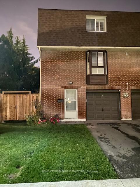 12-capella-starway-drive-north-york-ontario-c12957394