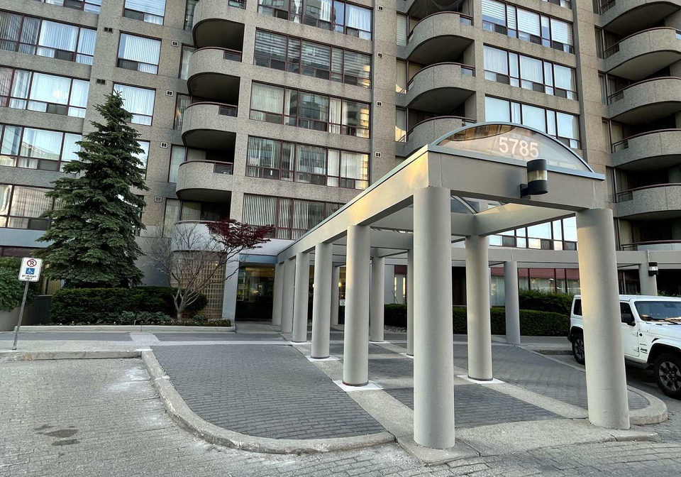5785-yonge-street-north-york-ontario-c12957780