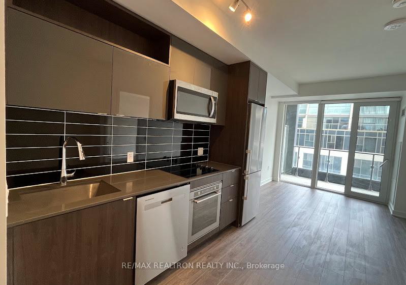 60-princess-street-toronto-ontario-c12957804