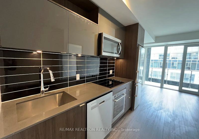 60-princess-street-toronto-ontario-c12957804
