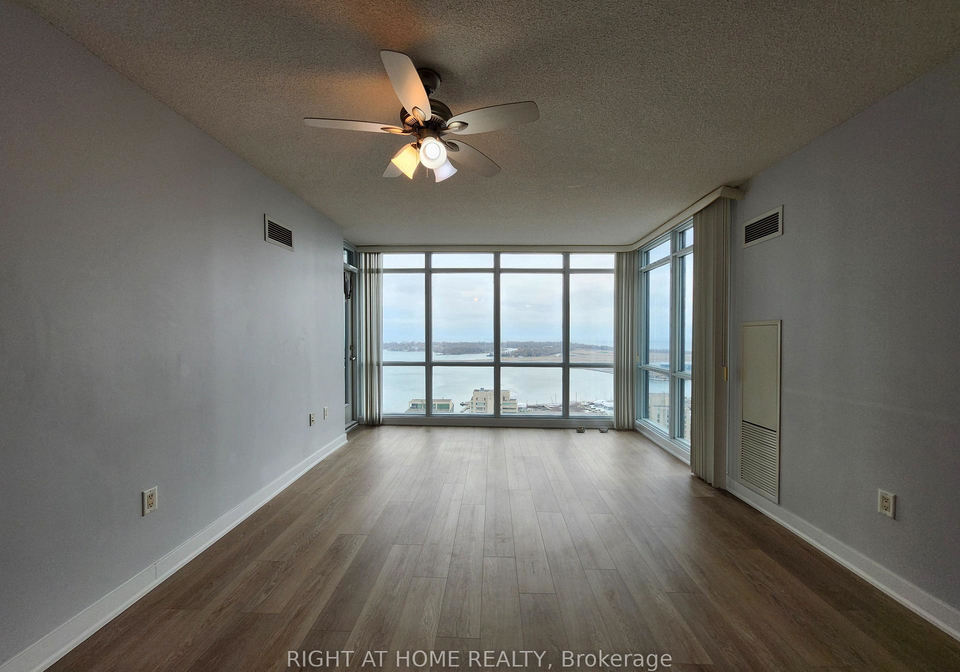 15-fort-york-boulevard-toronto-ontario-c12957872