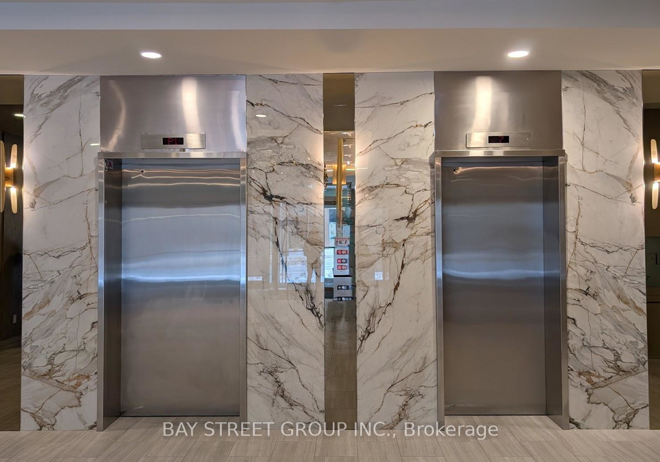 263-wellington-street-w-toronto-ontario-c12958374
