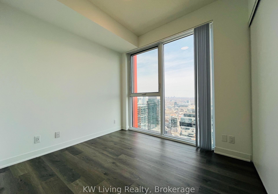 180-front-street-e-toronto-ontario-c12958410