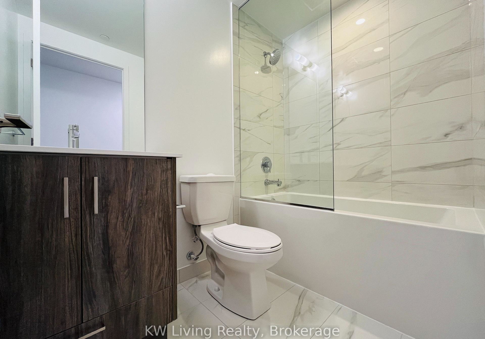 180-front-street-e-toronto-ontario-c12958430