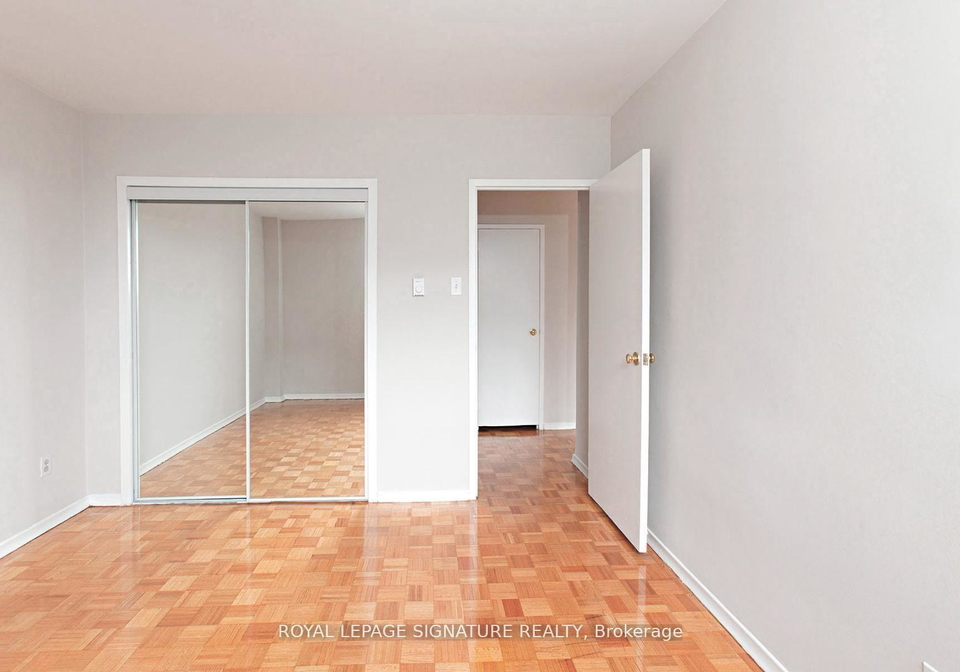 525-eglinton-avenue-e-toronto-ontario-c12958452