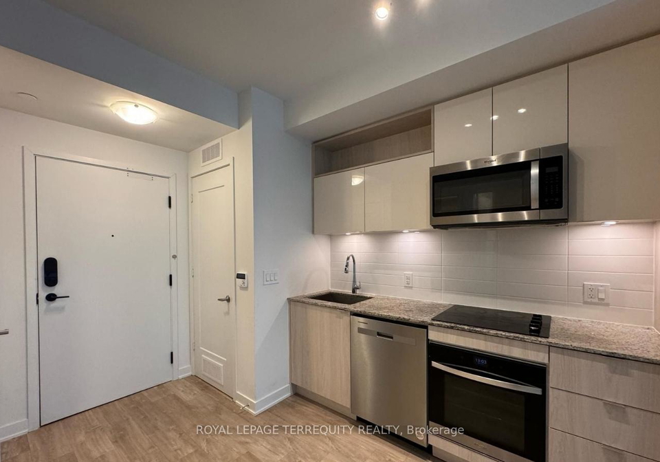 60-princess-street-toronto-ontario-c12958602