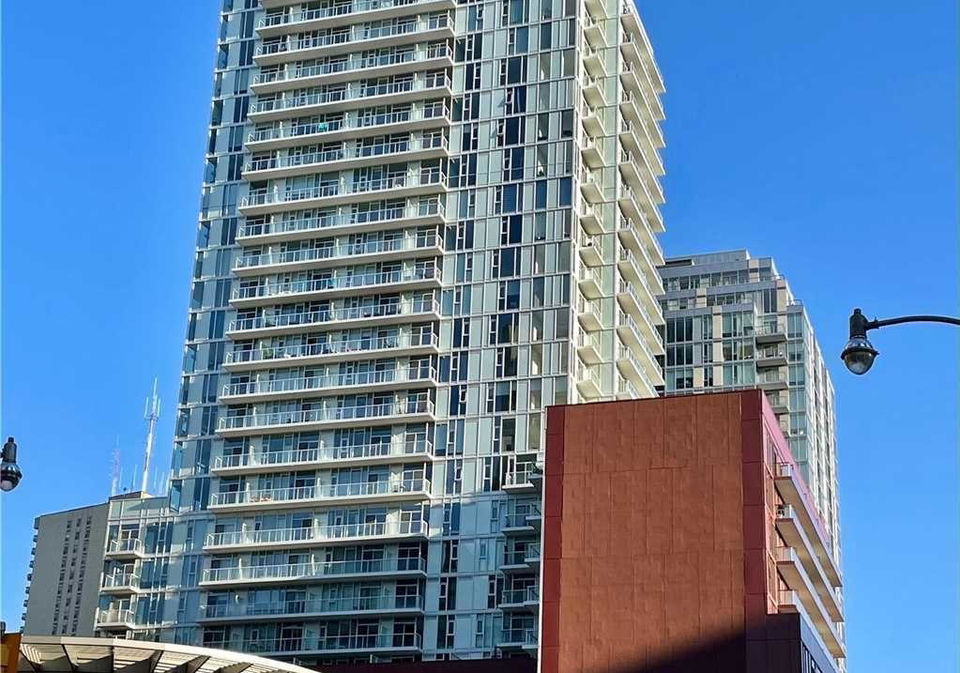 33-helendale-avenue-toronto-ontario-c12958870