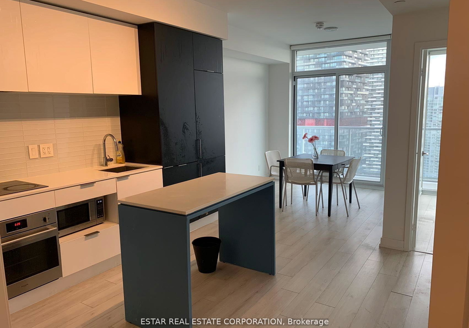 33-helendale-avenue-toronto-ontario-c12958870